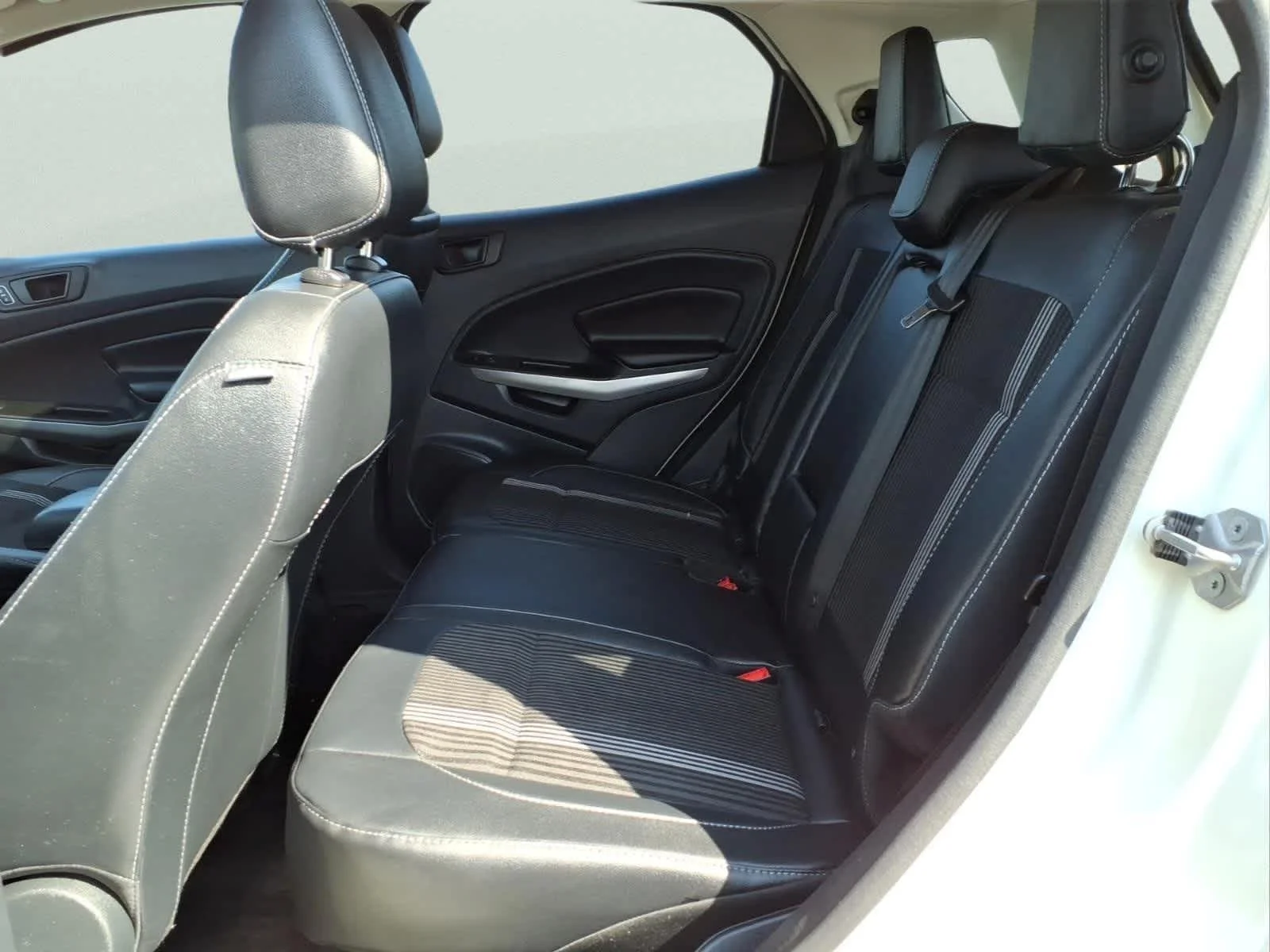Used 2022 Diamond White Ford SES image 29