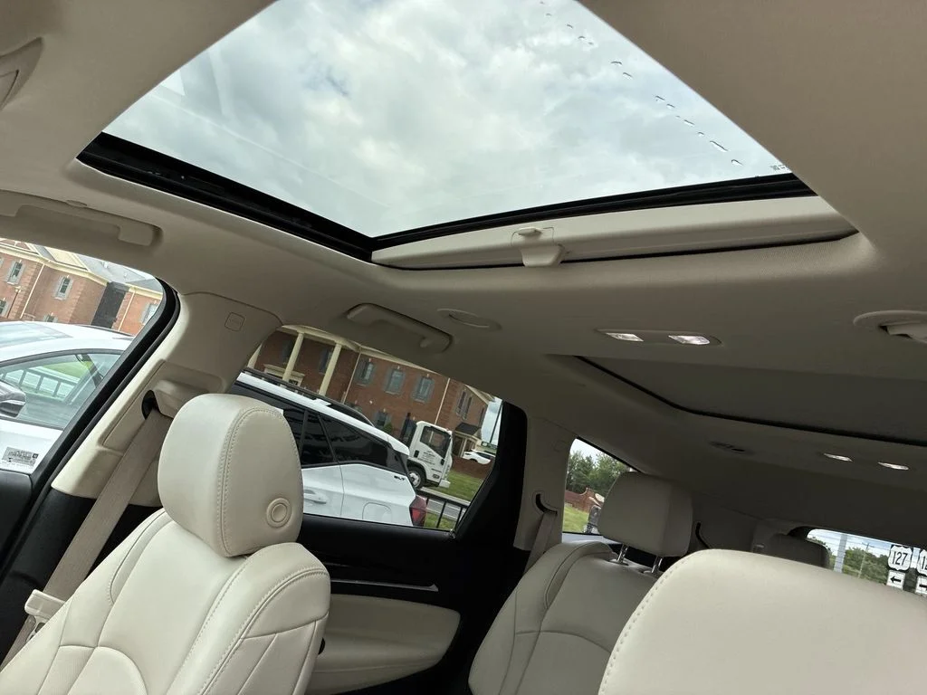 Used 2023 White Buick Essence image 19