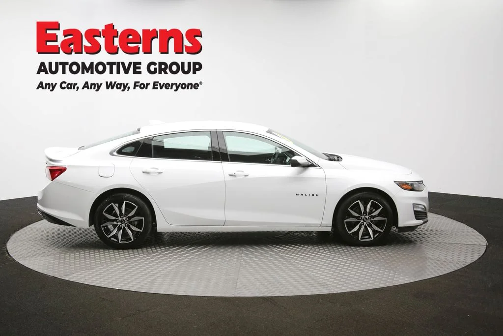 Used 2022 White Chevrolet RS image 41