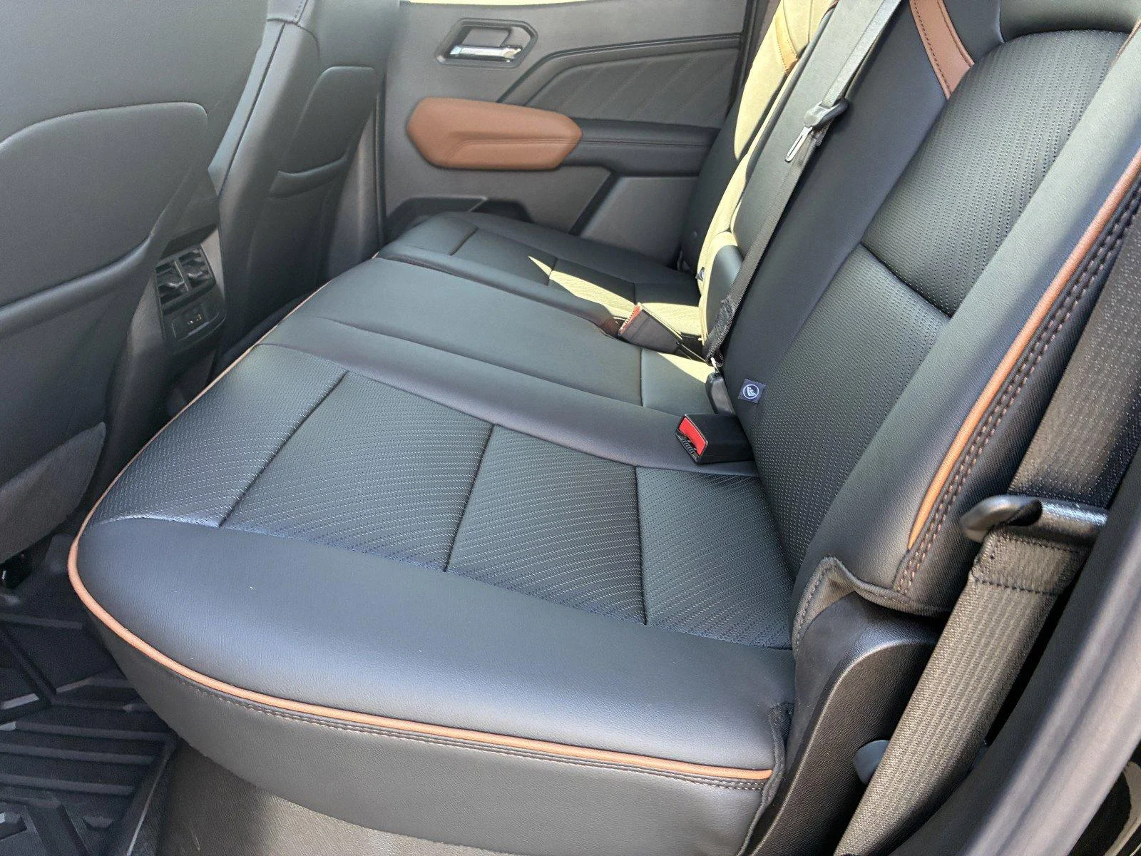 2026 GMC Canyon AT4 - Photo 15