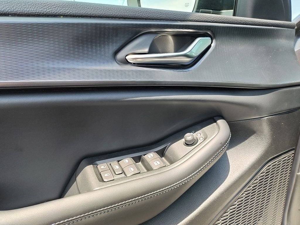 New 2026 Baltic Gray Metallic Clear-Coat Exterior Paint Jeep Laredo image 16