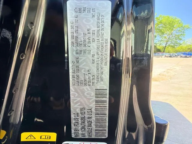 Used 2022 Black Jeep Sport image 31