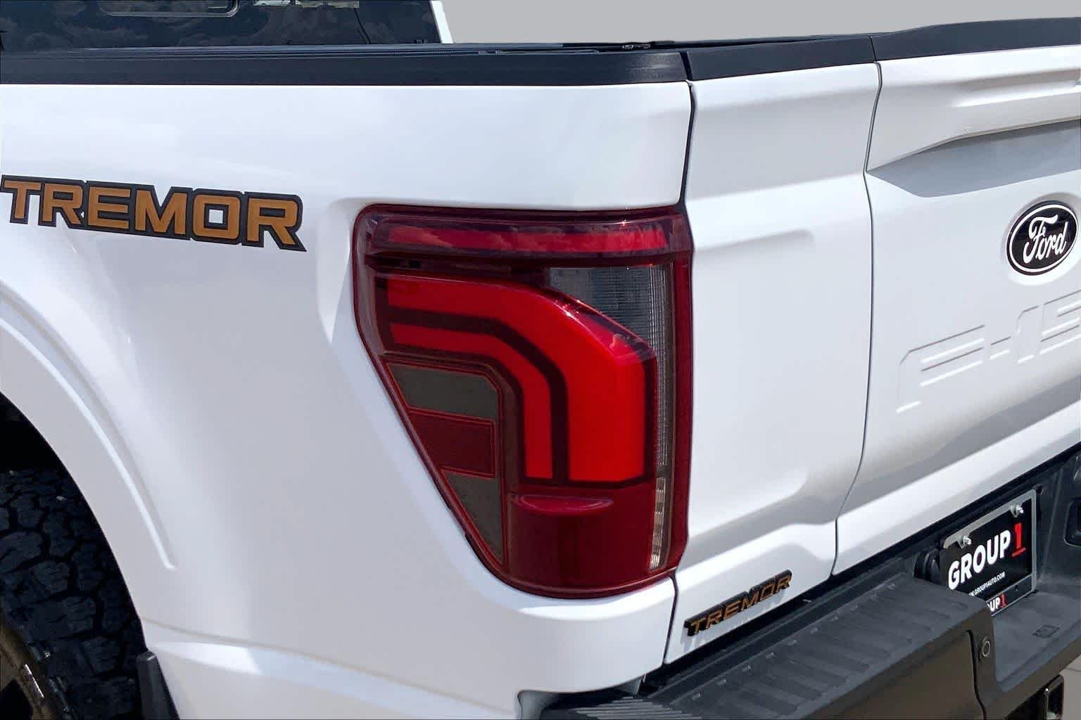 Used 2025 Oxford White Ford Tremor image 29