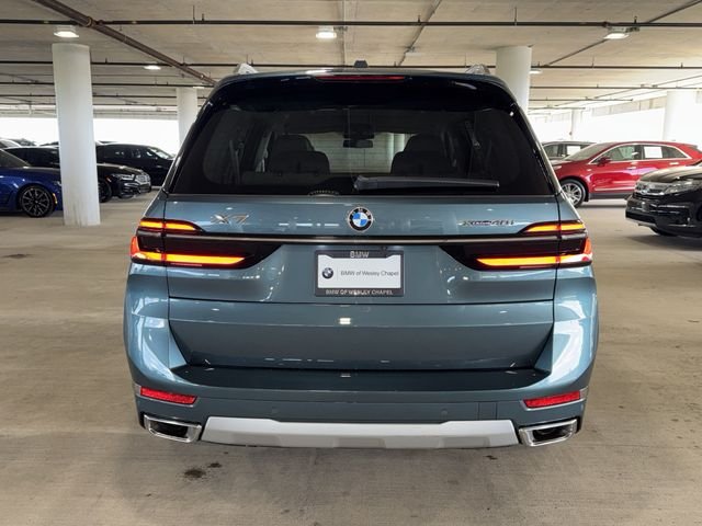 Used 2025 Blue BMW xDrive40i image 4