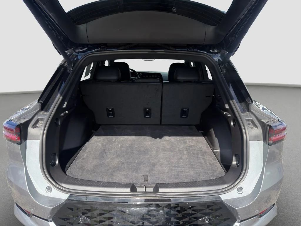 Used 2024 Gray Chevrolet RS image 27