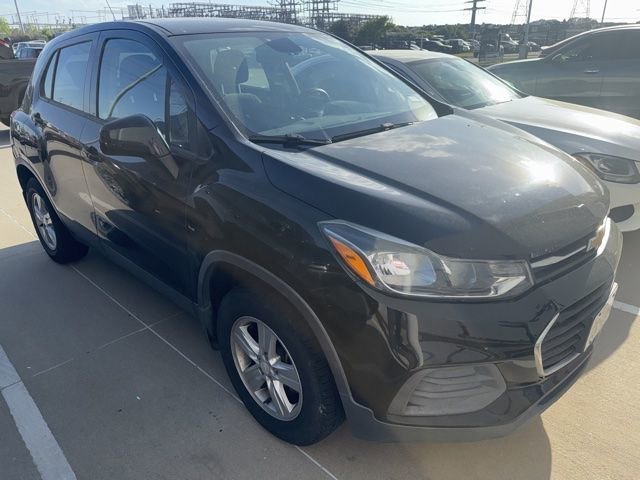 Used 2017 Chevrolet Trax LS with VIN 3GNCJNSB4HL286897 for sale in Plano, TX