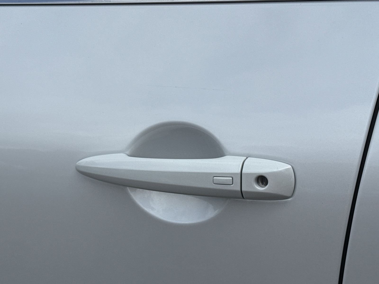 New 2026 White Nissan SL image 30