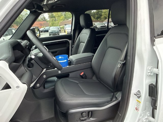New 2026 Fuji White Land Rover X-Dynamic SE image 10