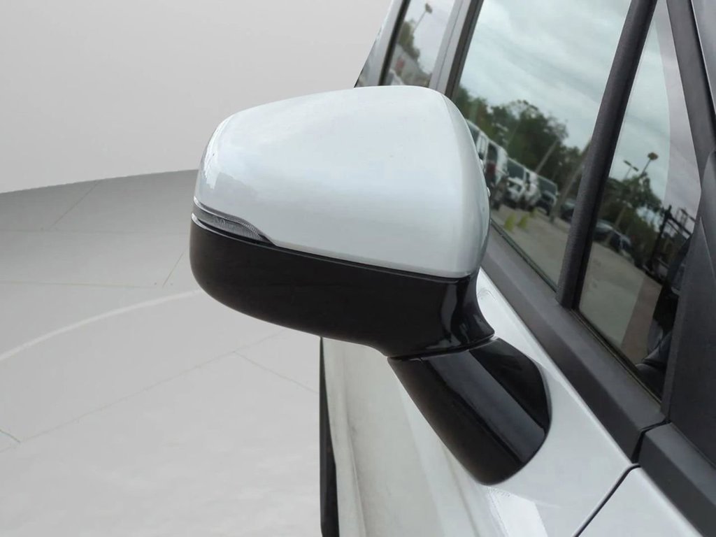 New 2026 Snow White Pearl Kia LX image 13