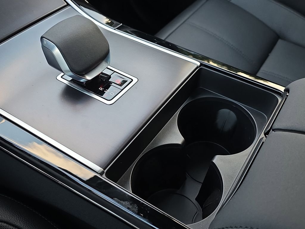 New 2026 Fuji White LAND ROVER Dynamic SE image 25