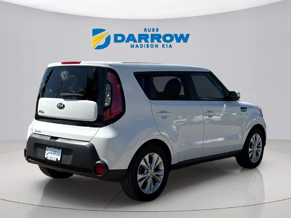 Used 2015 Clear White Kia Plus image 5