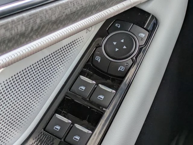 Certified Used 2025 Gray Metallic Ford Platinum image 25