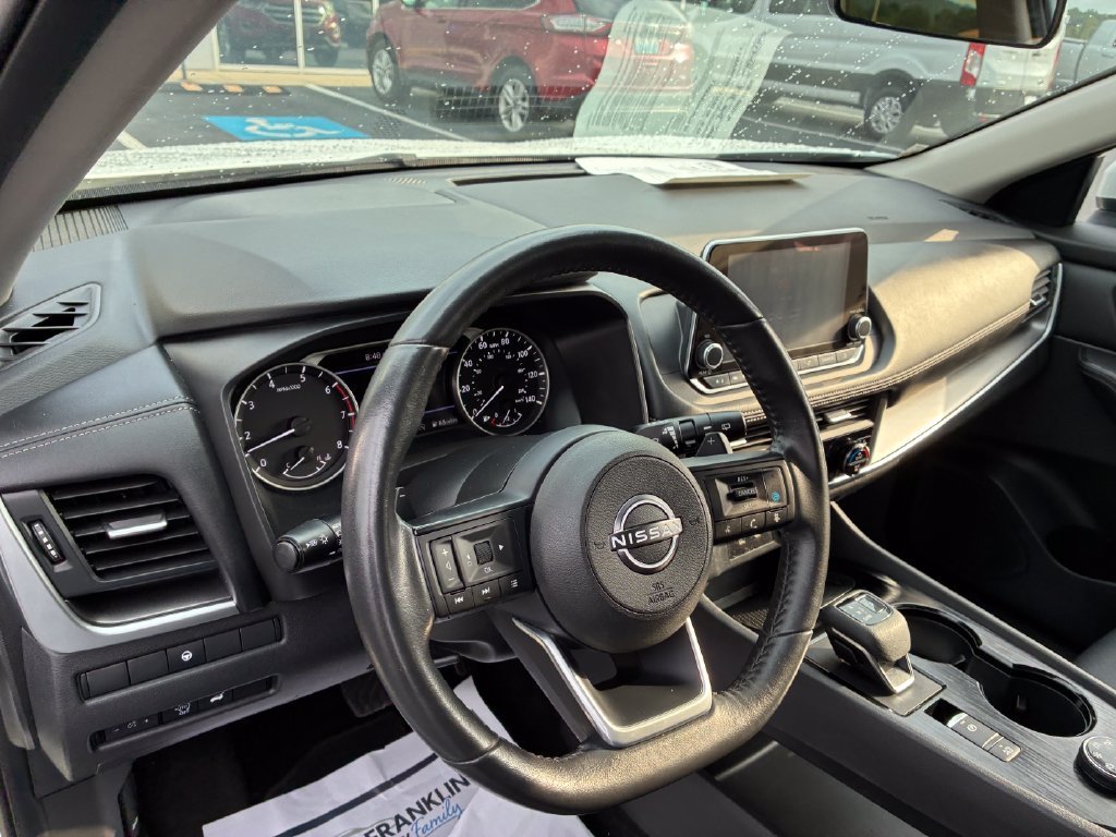 Used 2024 White Nissan SV image 11