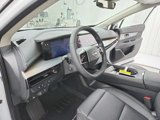 New 2026 White Nissan Platinum image 18