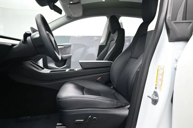 Used 2025  Tesla Long Range image 14