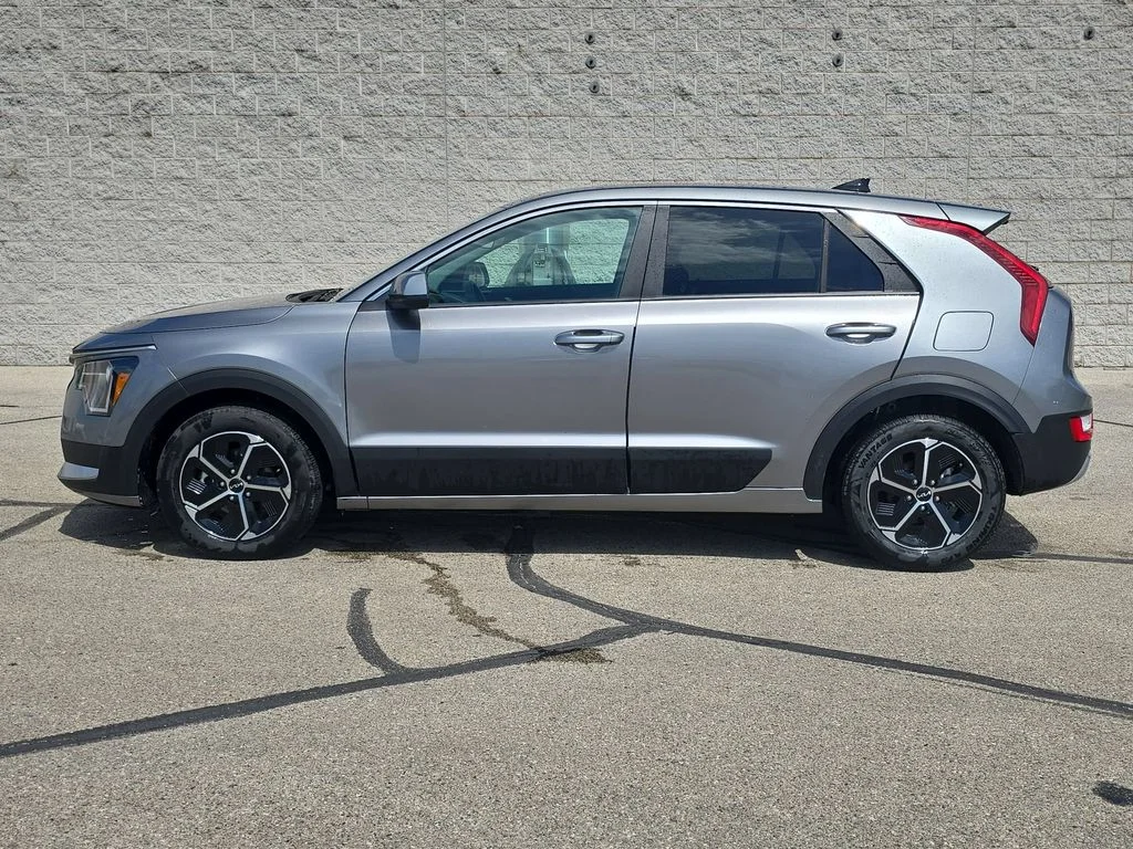 Used 2026 Gray Kia LX image 10