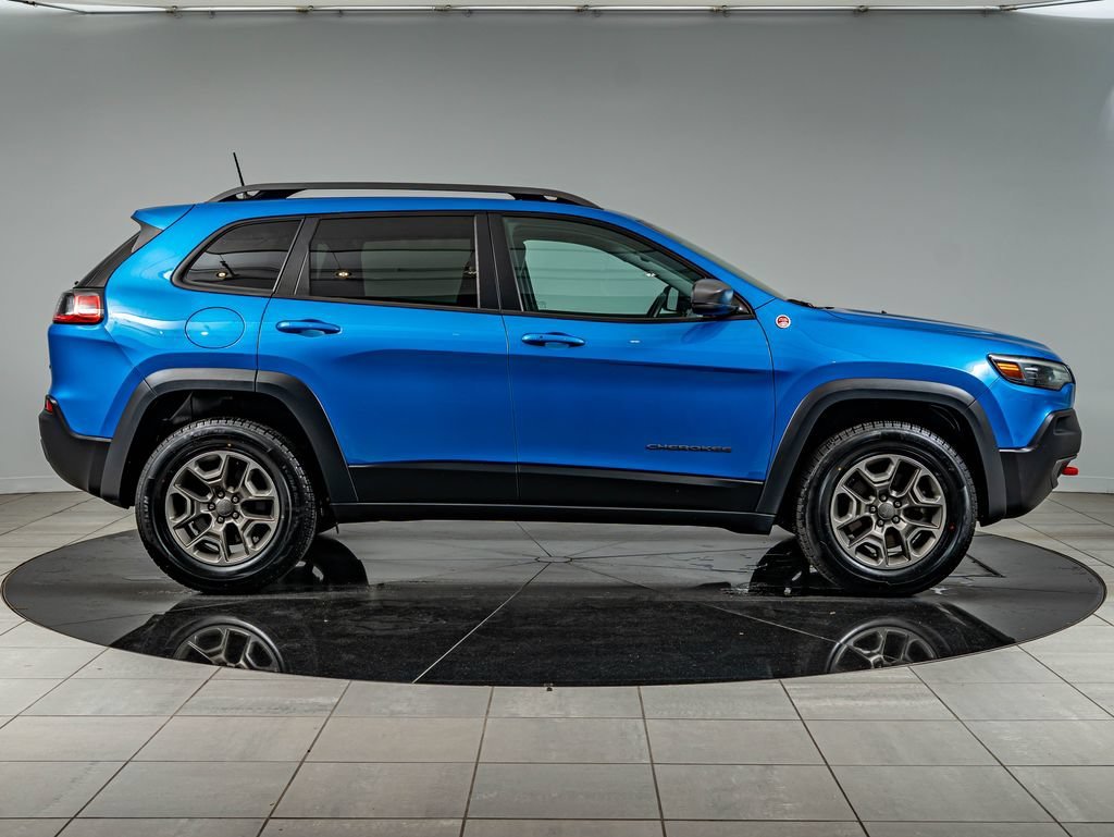 Used 2020 Hydro Blue Pearlcoat Jeep Trailhawk image 4