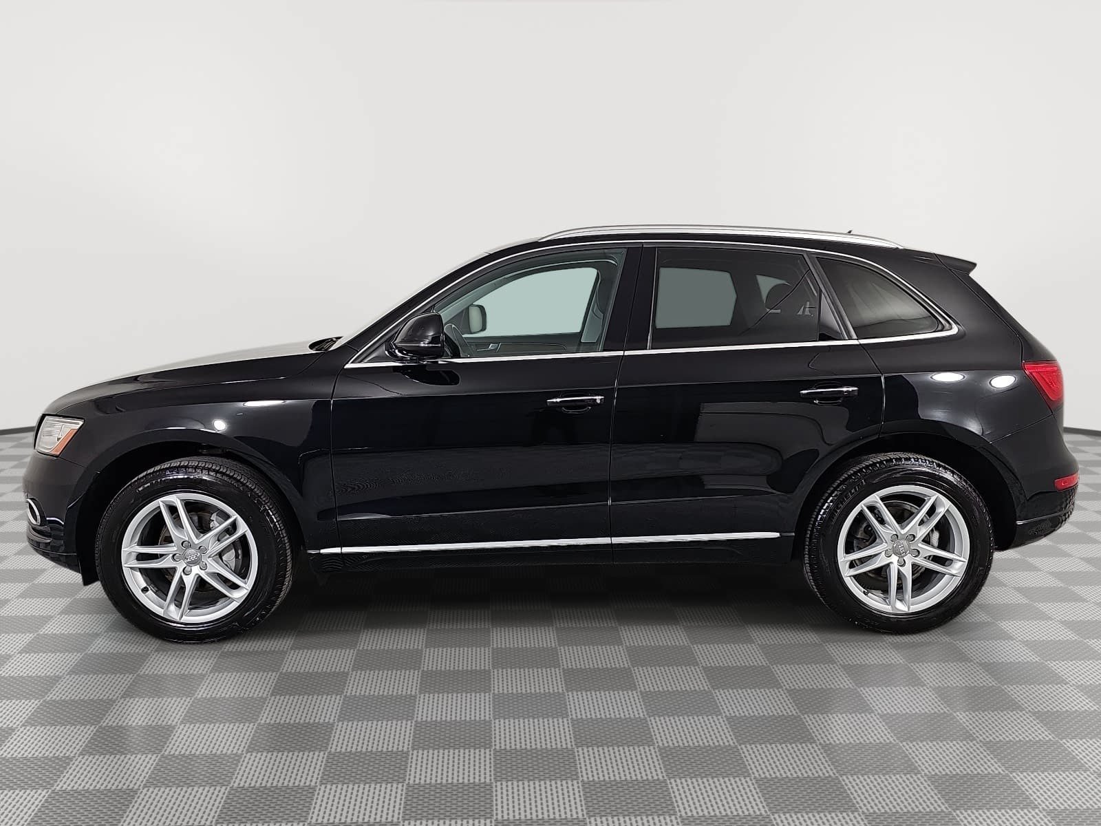 Used 2017 Black Audi 2.0T Premium Plus image 5