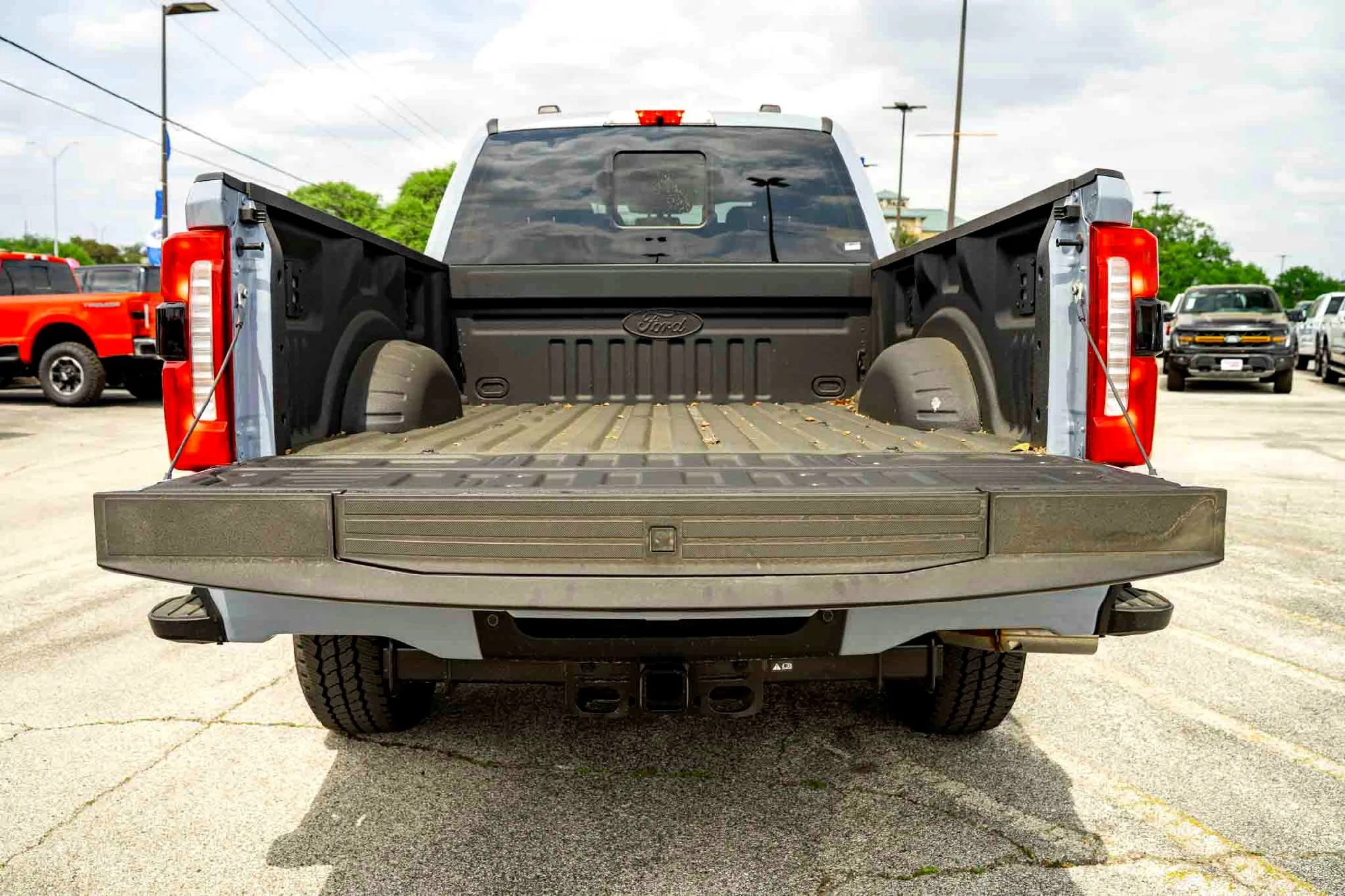New 2026 Glacier Gray Metallic Tri-Coat Ford LARIAT image 6