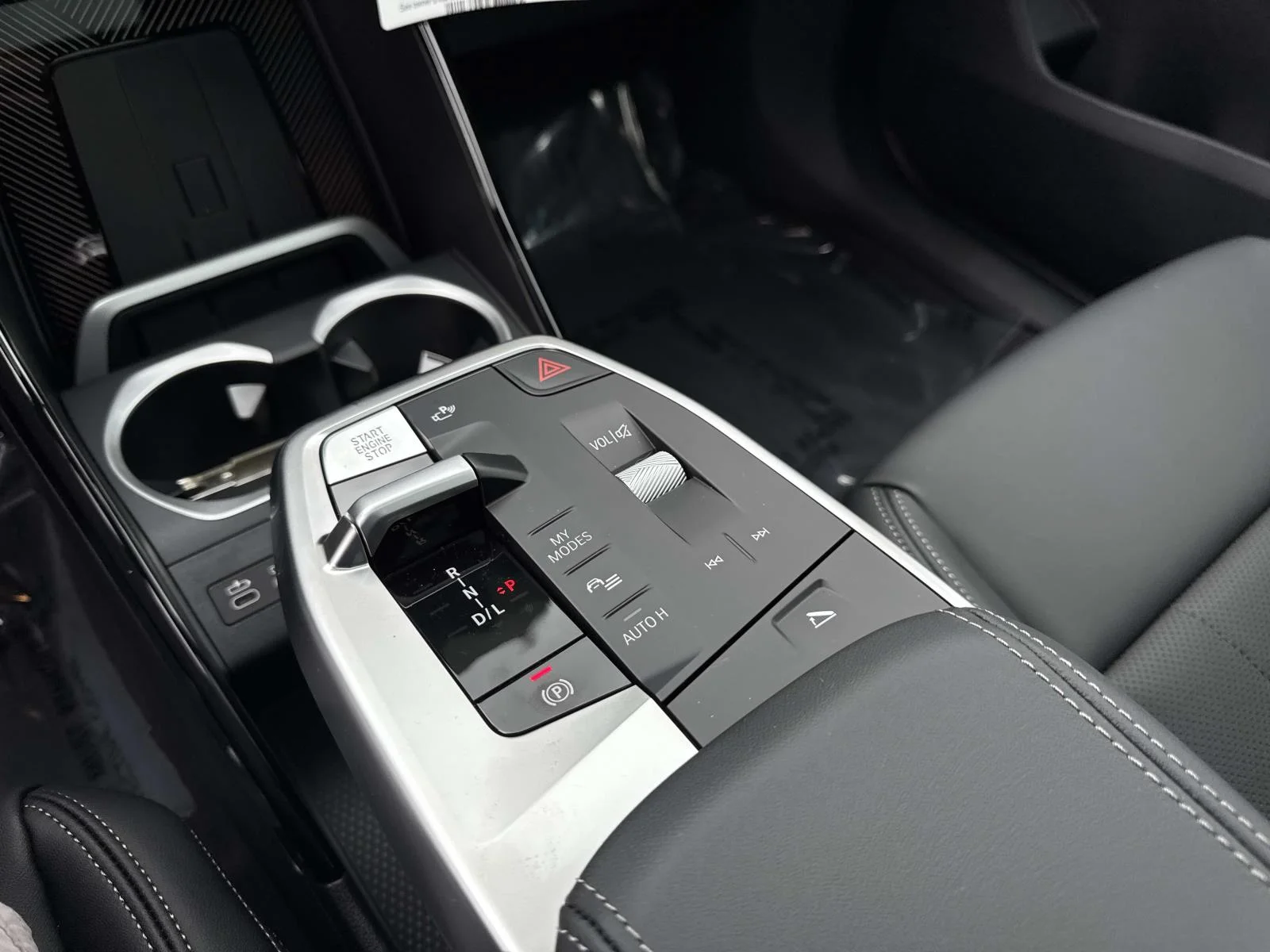 New 2026 Space Silver Metallic BMW xDrive28i Sports Activity Vehicle image 22