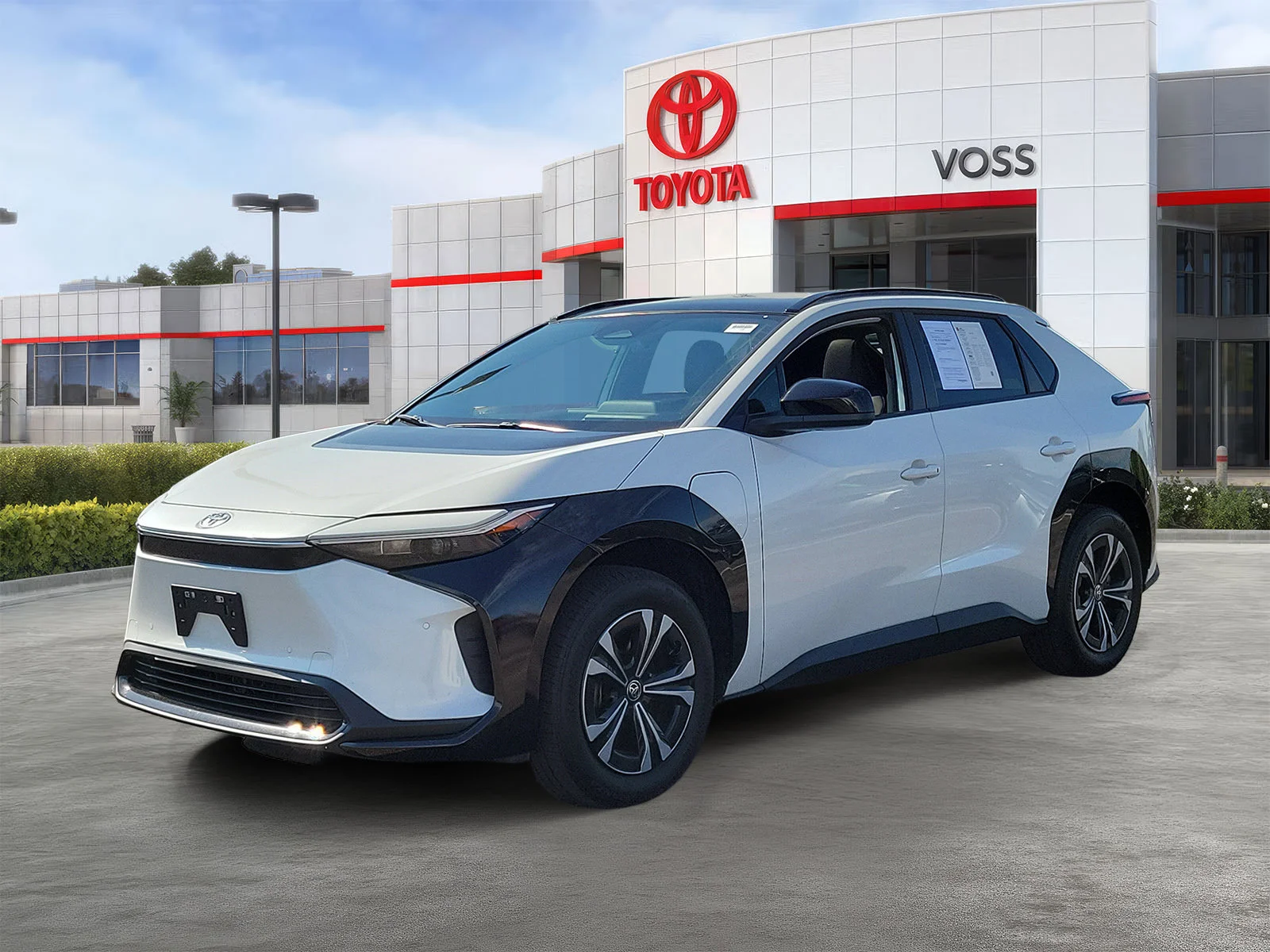 Certified Used 2023 WHITE Toyota L image 2