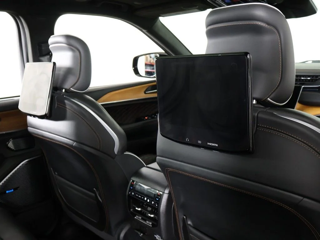 Used 2023 Black Jeep Summit Reserve image 46