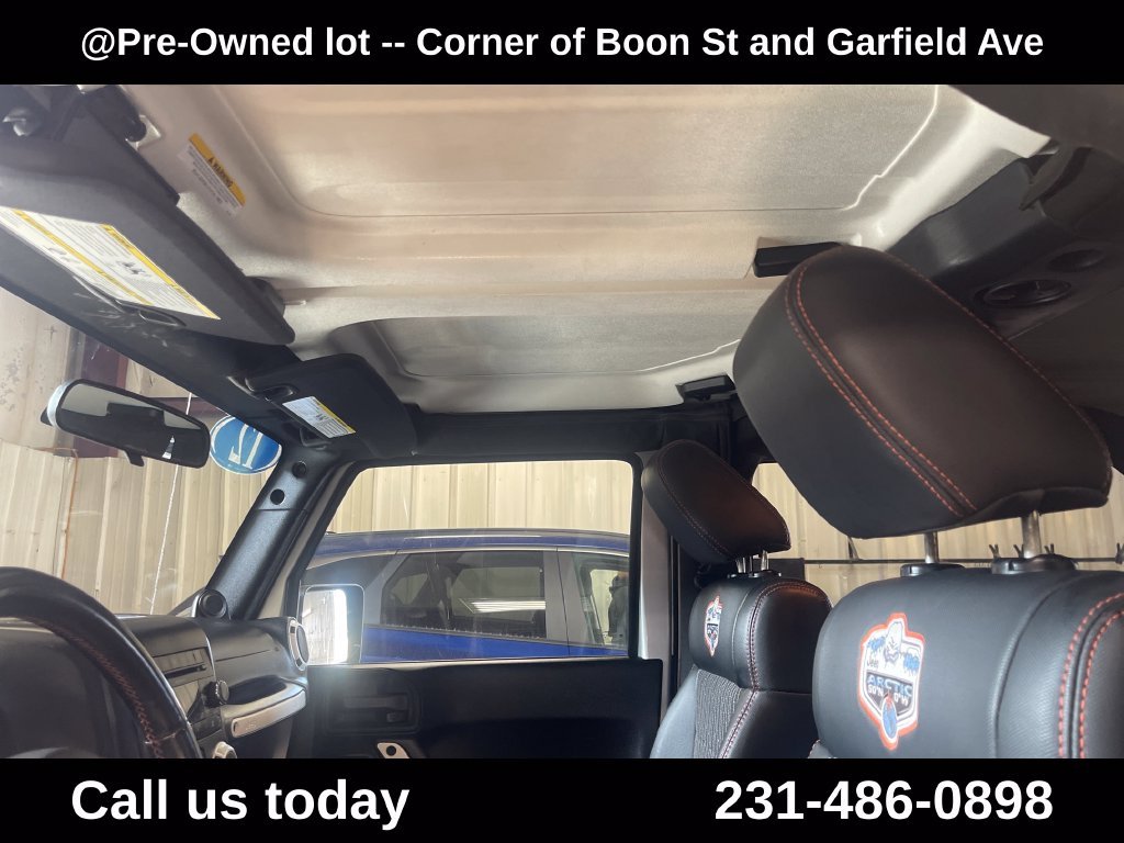 Used 2012 Silver Jeep Sahara image 13
