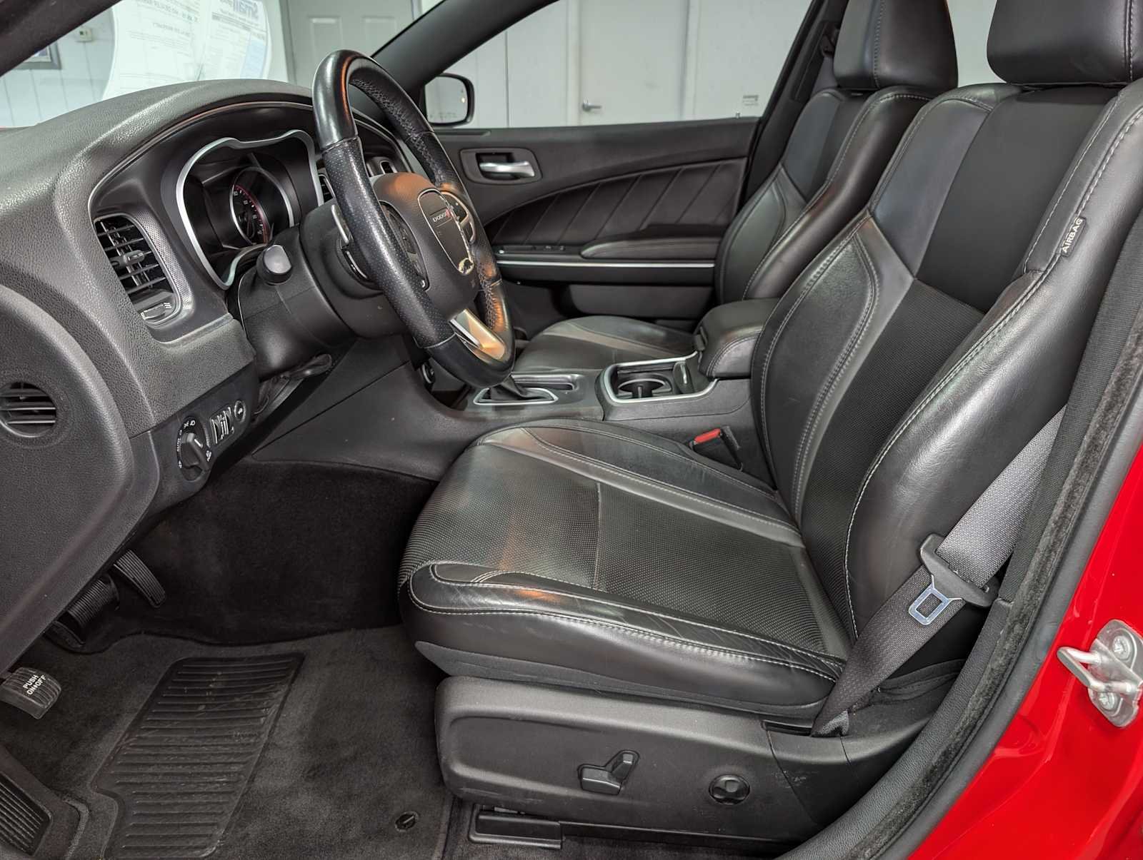 Used 2018 Torred Clearcoat Dodge GT image 4