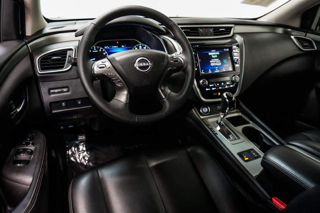 Used 2023 Gray Nissan SV image 11