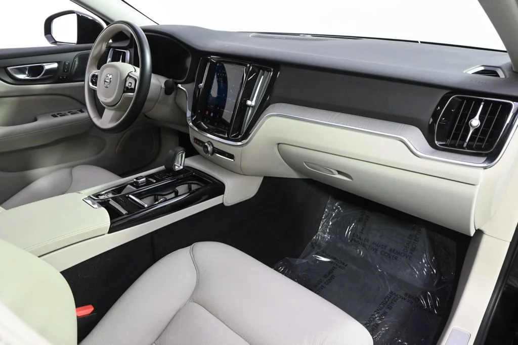 Used 2023 Black Volvo Plus Dark Theme image 15