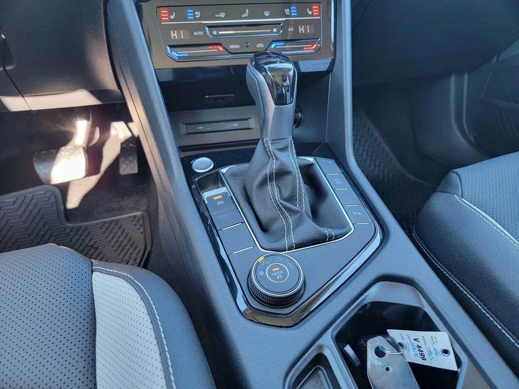 2026 Volkswagen Taos SEL - Photo 38