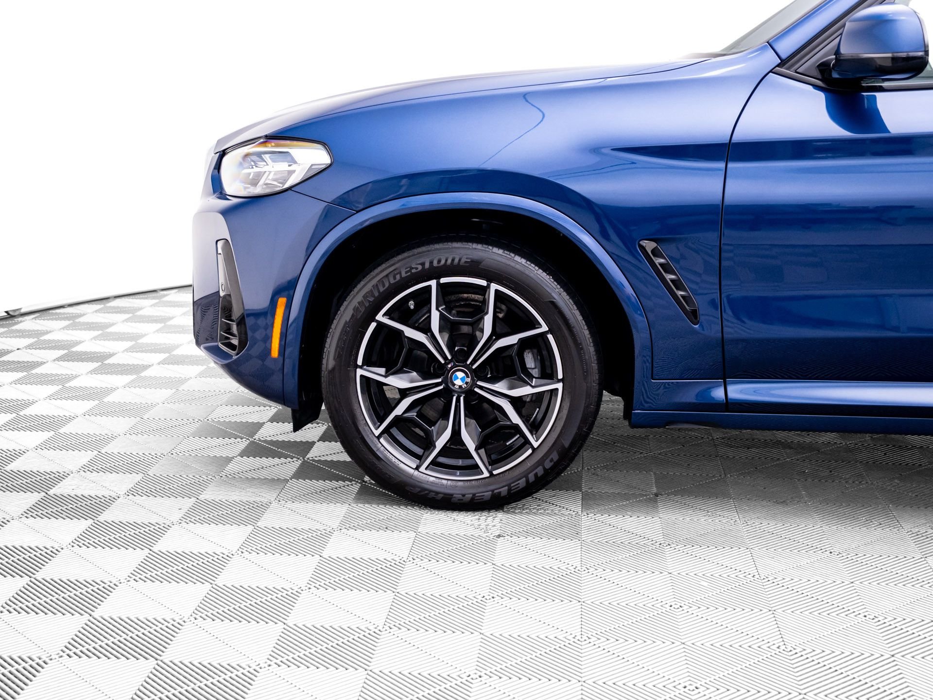 Used 2024 Blue BMW xDrive30i image 38