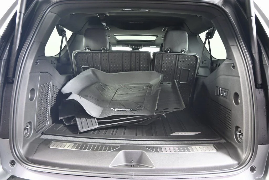 2026 Chevrolet Suburban Premier - Photo 17