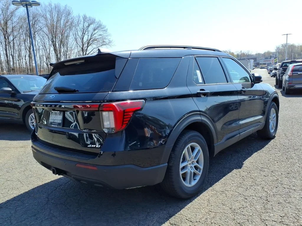 New 2026 Agate Black Metallic Ford Active image 6