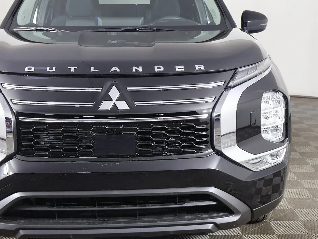 New 2026 Black Mitsubishi ES image 15