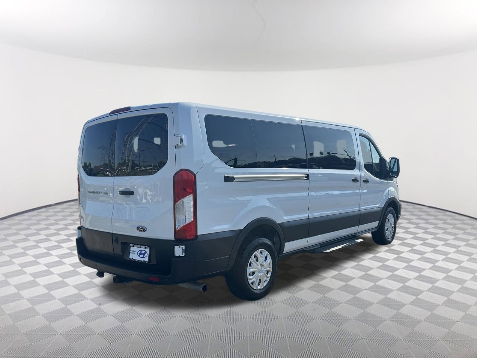 Used 2023 White Ford XL image 5