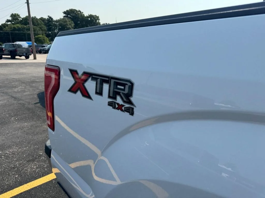 Used 2015 Oxford White Ford Lariat image 6