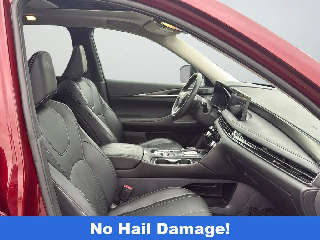 Used 2023 Red INFINITI LUXE image 15