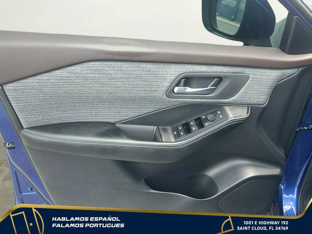 Used 2023 Blue Nissan SV FWD image 10