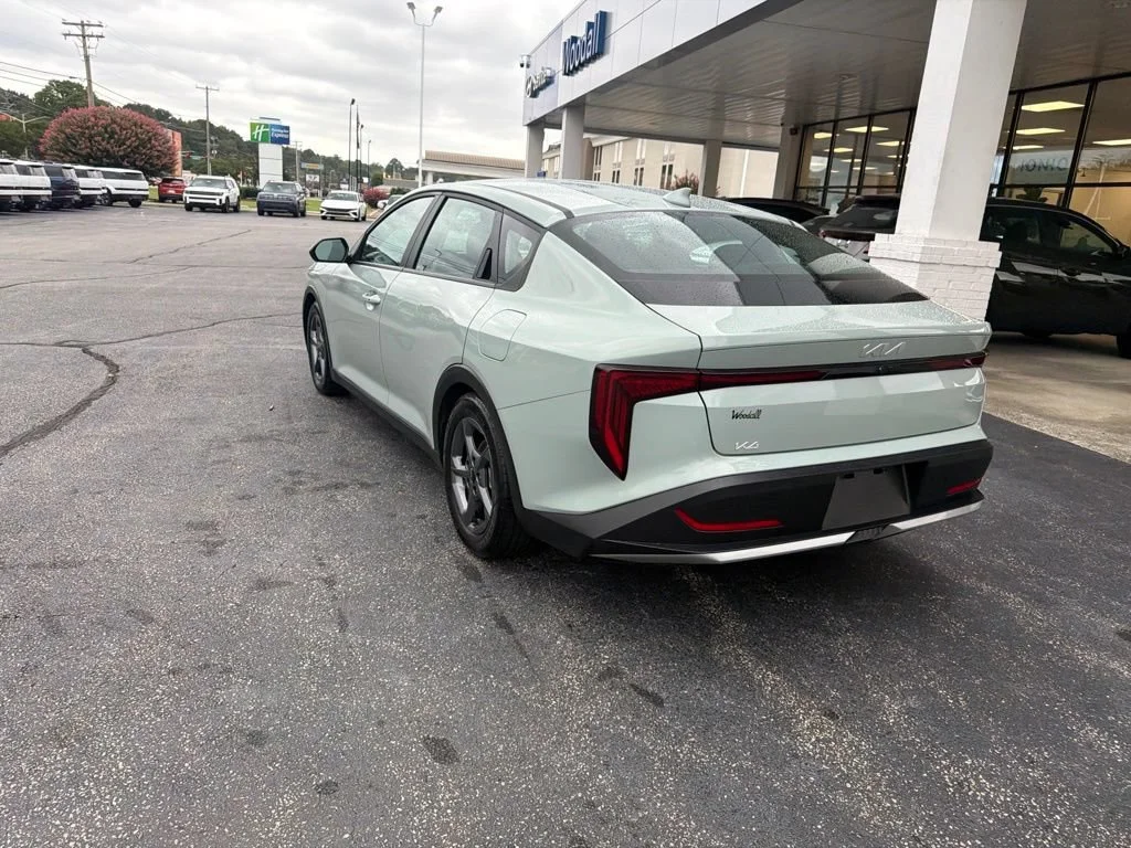 Used 2025 Green Kia LXS image 7