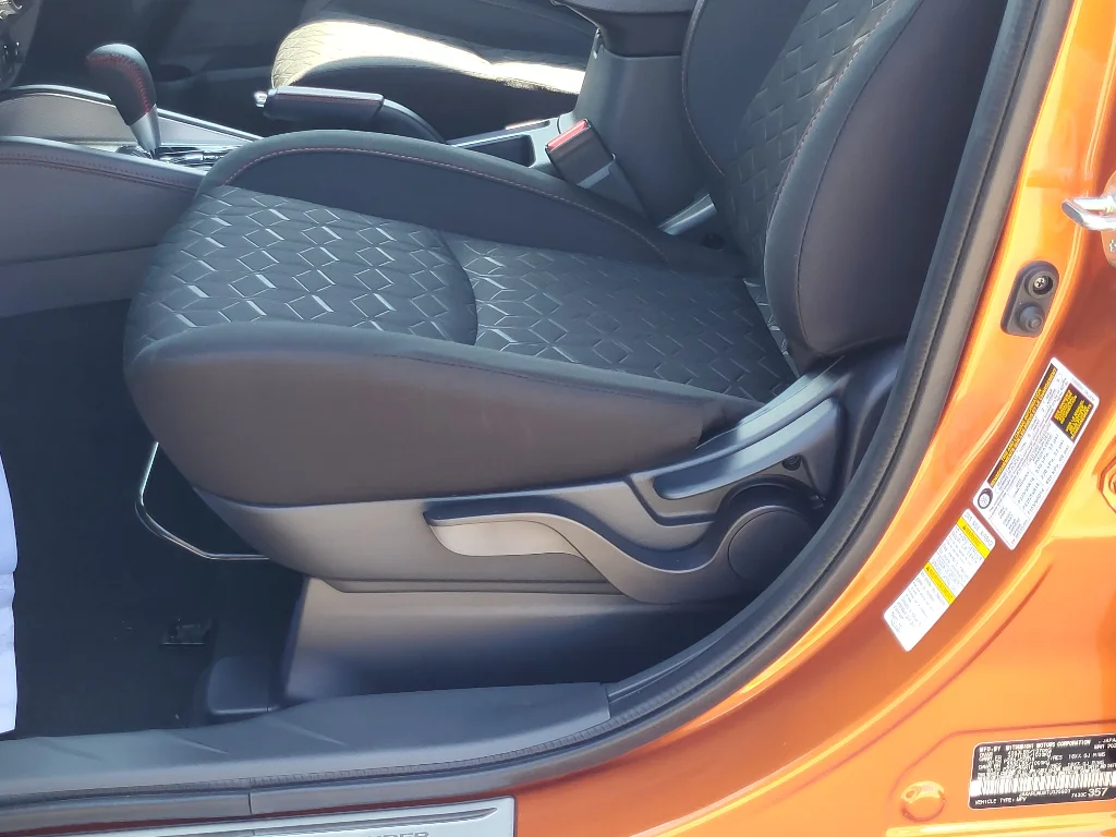 New 2026 Sunshine Orange Metallic Mitsubishi LE image 21