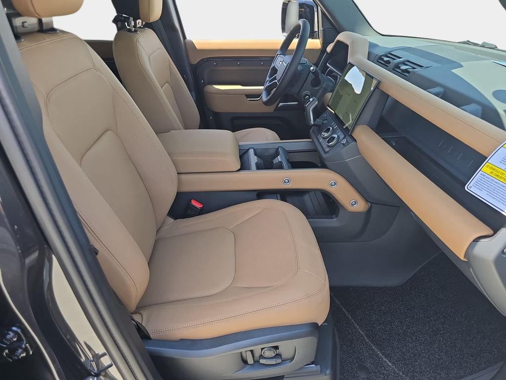New 2026 Carpathian Grey Land Rover X-Dynamic SE image 10