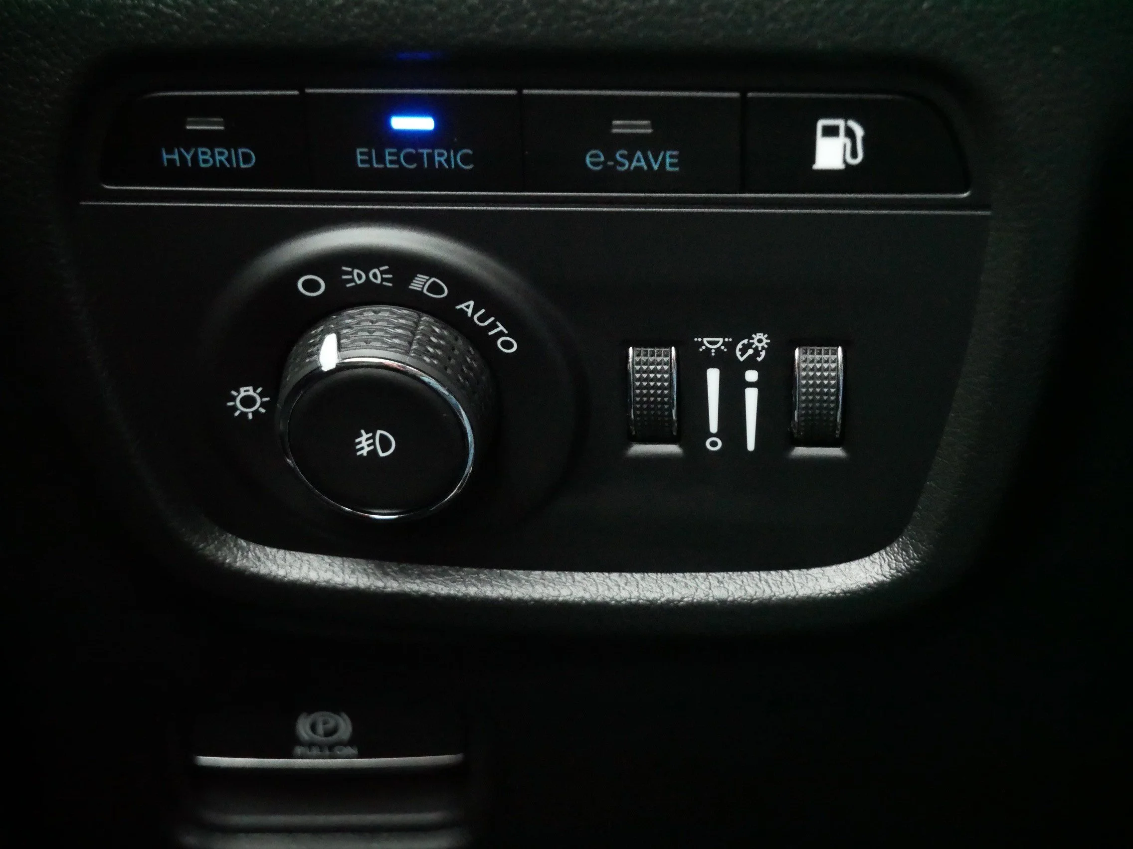 Used 2025 Diamond Black Crystal Pearlcoat Jeep  image 26
