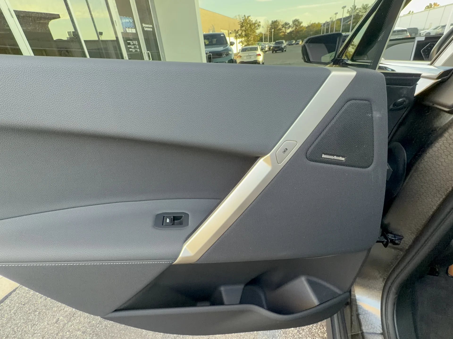 Certified Used 2024 Oxide Grey Metallic BMW xDrive50 image 21