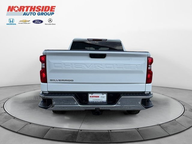New 2026 Summit White Chevrolet WT image 7