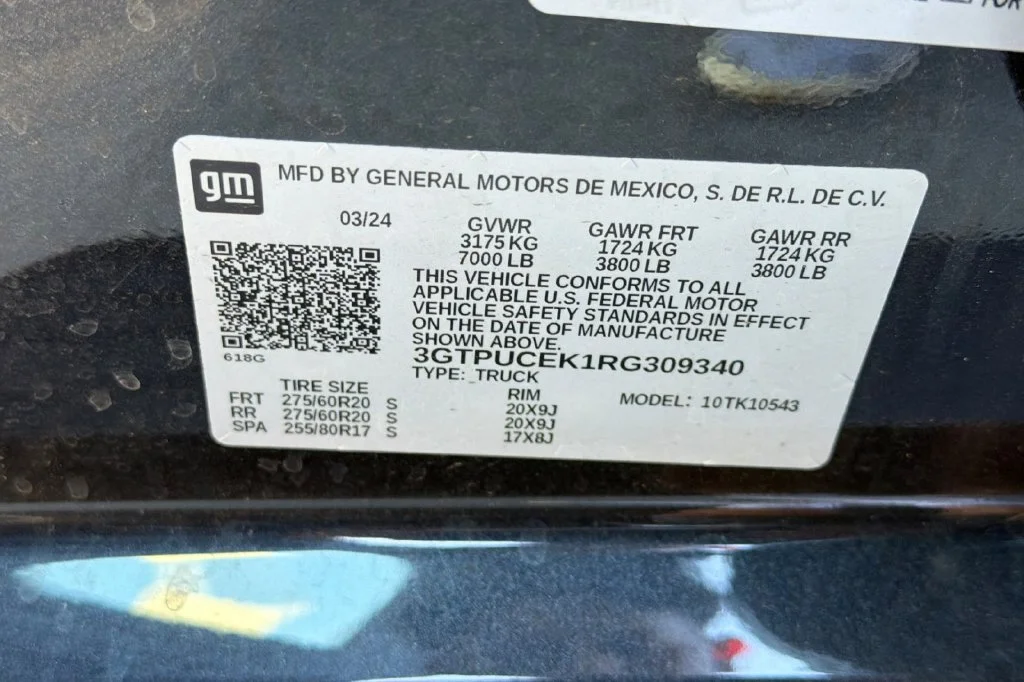 Used 2024 Titanium Rush Metallic GMC Elevation image 44