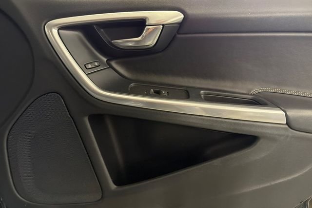 Used 2015 Gray Metallic Volvo T5 Premier image 24