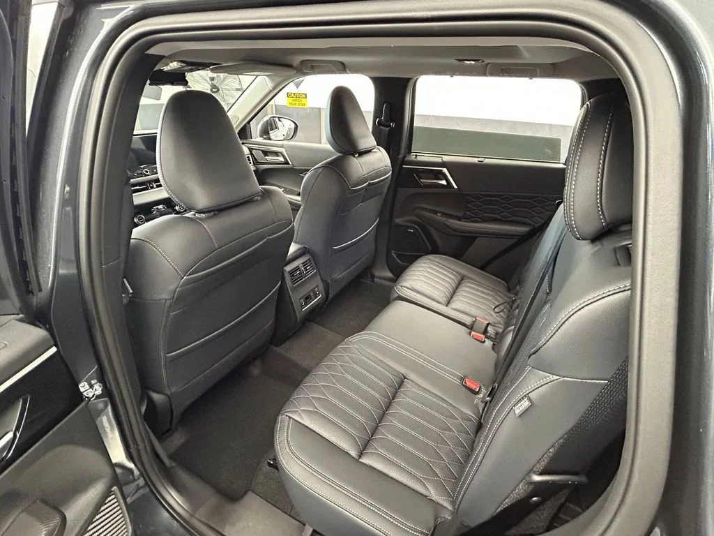 New 2026 Gray Mitsubishi SEL image 37