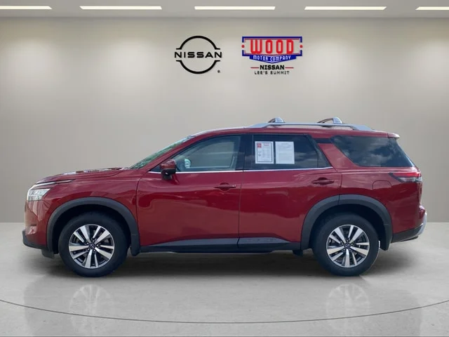 Used 2023 Scarlet Ember Tintcoat Nissan SL image 5