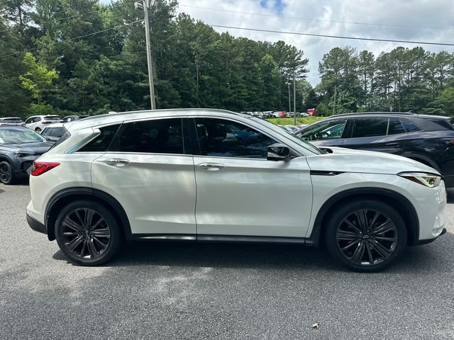 Used 2020 White INFINITI ESSENTIAL image 4